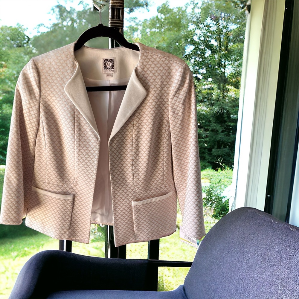 Ann Klein NWT Sz4 Short Lined Blazer